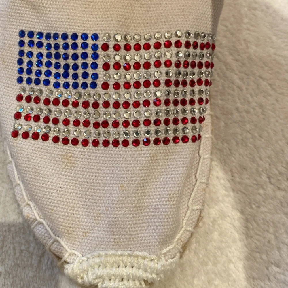 Savi Resort Wear white canvas rhinestone American flag espadrilles Sz 40
